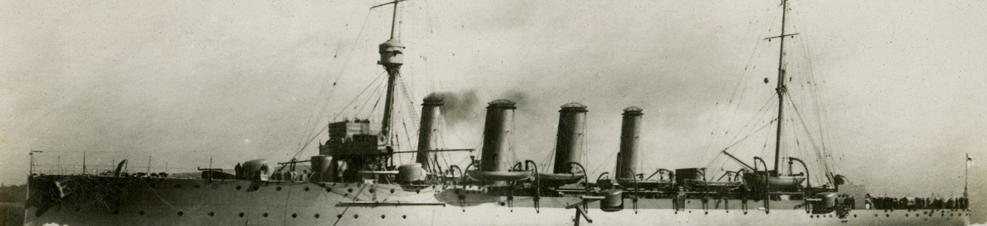 HMS Falmouth at sea shortly after she was commissioned in September 1911